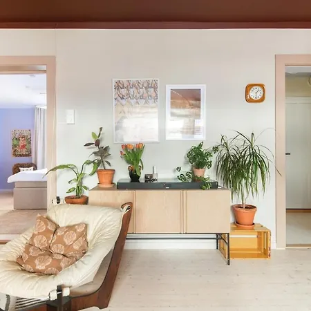 Delightful 3-room In Toyen Apartament