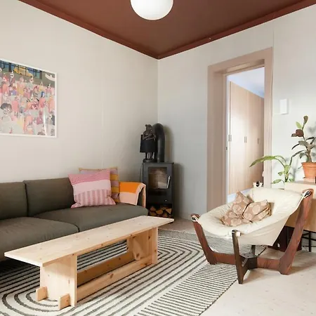 Delightful 3-room In Toyen Apartament